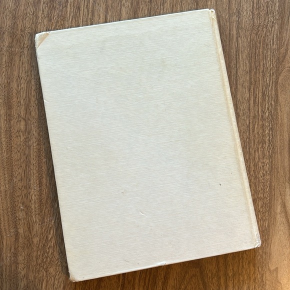 Vintage 1970 Pillsbury’s Entertainment Idea Handbook: Menus Recipes Party Ideas - Picture 2 of 12